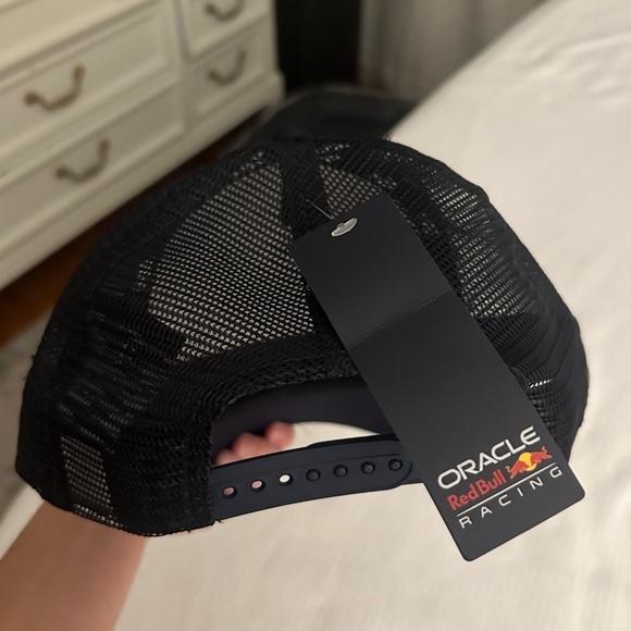 Oracle Red Bull new era adjustable trucker hat - Picture 5 of 5